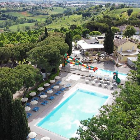 Camping Village Mar Y Sierra San Costanzo 外观 照片