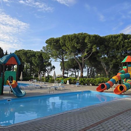 Camping Village Mar Y Sierra San Costanzo 外观 照片