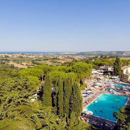 Camping Village Mar Y Sierra San Costanzo 外观 照片