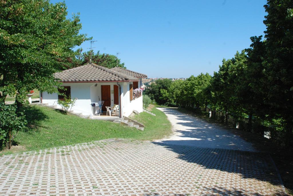 Camping Village Mar Y Sierra San Costanzo 外观 照片