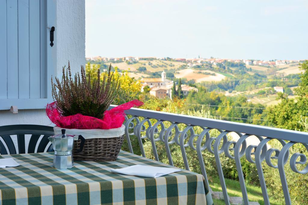 Camping Village Mar Y Sierra San Costanzo 外观 照片