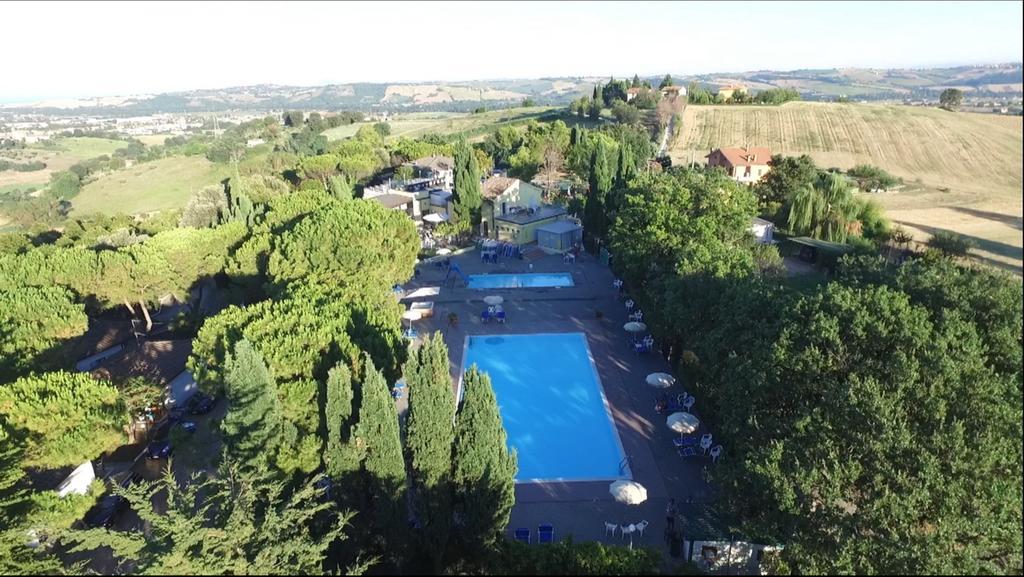 Camping Village Mar Y Sierra San Costanzo 外观 照片