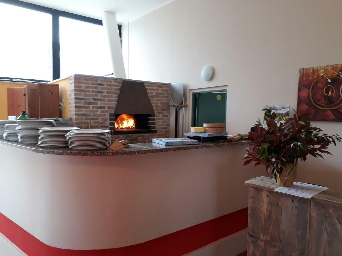 Camping Village Mar Y Sierra San Costanzo 外观 照片