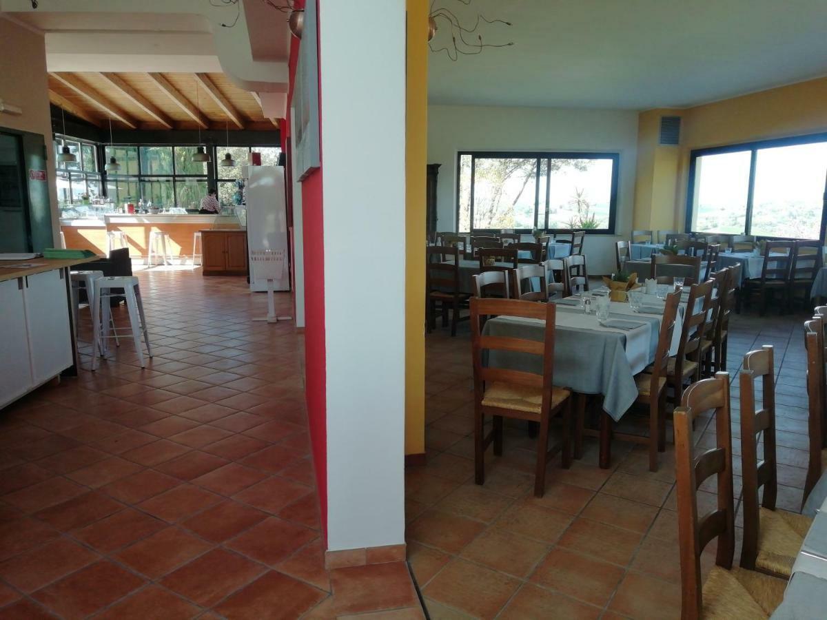 Camping Village Mar Y Sierra San Costanzo 外观 照片