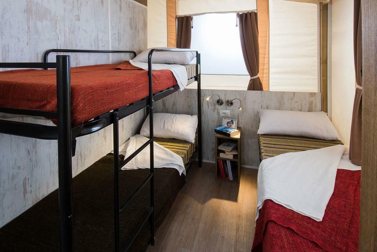 Camping Village Mar Y Sierra San Costanzo 外观 照片