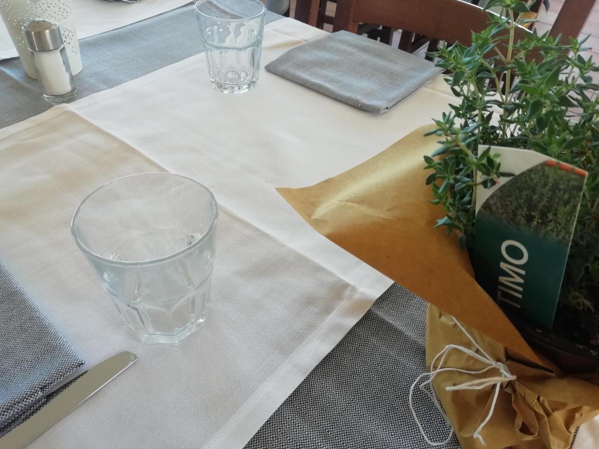 Camping Village Mar Y Sierra San Costanzo 外观 照片